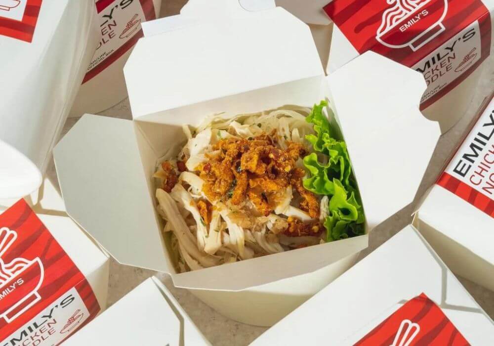หมี่คลุกไก่ฉีก Emily’s